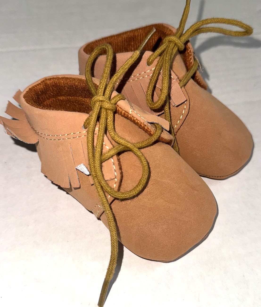 UNBRANDED suede baby moccasins/shoes tab size 2 (3-6 months