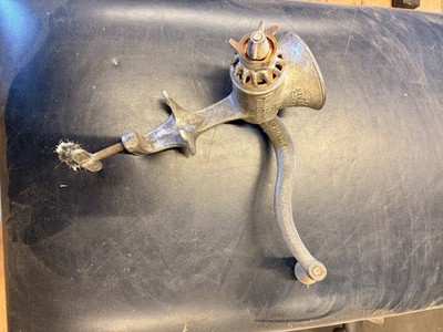 Vintage Universal Food and Meat Chopper No 2 Grinder Landers Frary & Clark Lf&c