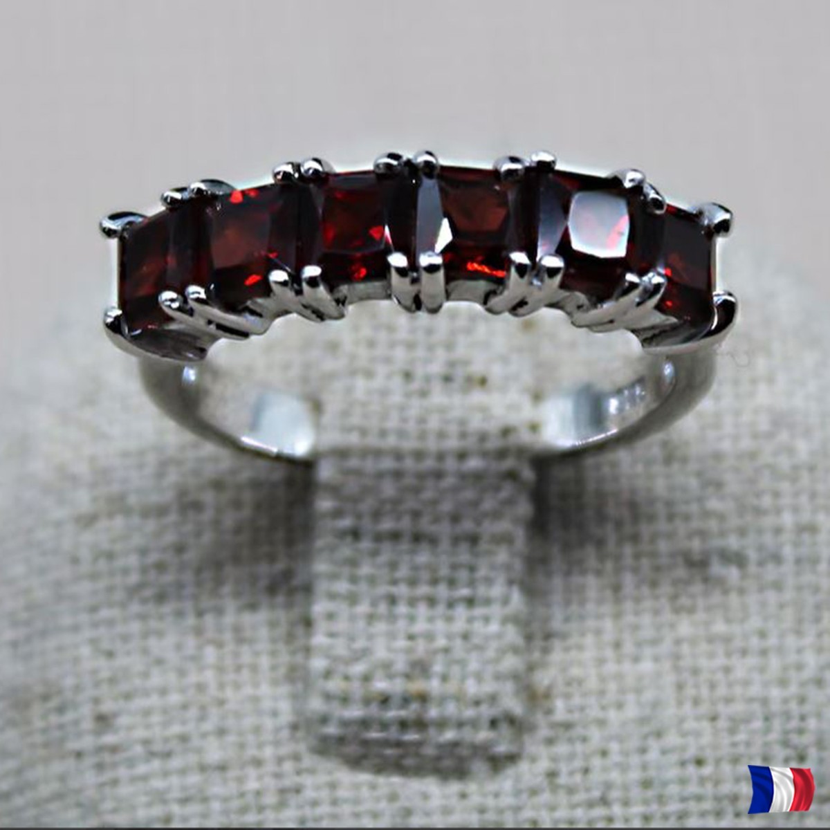 Bague argent 925 avec 6 grenats rouges, le bijou chic de vos soirées