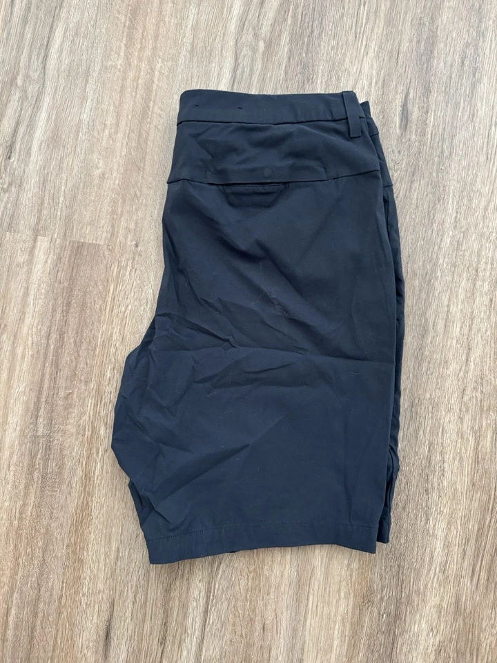 Pantalones Cortos Lululemon Para Hombres 36 Azul Marino Comisión Cortos Chinos Elastizados Cremallera Golf Foto 3 de 4