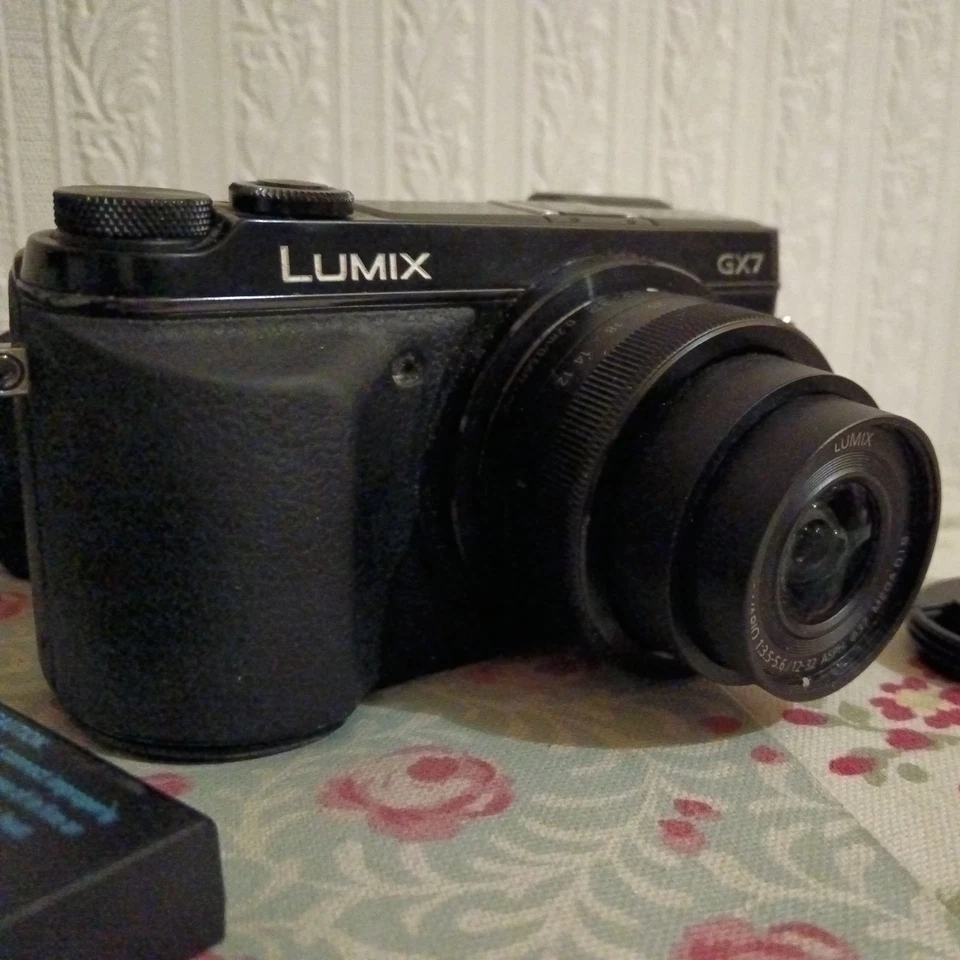 Cámara Panasonic Lumix DMC-GX7 sin probar por lo que repuestos/reparación - por favor leer descripción - Imagen 3 de 4