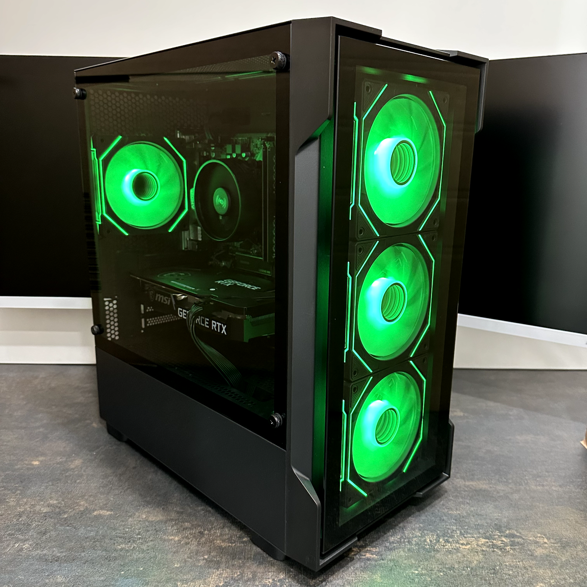 Fast Gaming PC / AMD Ryzen 7 5700X / 1TB SSD / 32GB DDR4 / RTX 