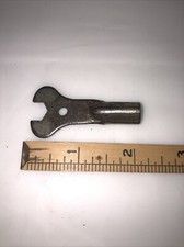 VINTAGE OLD ROLLER SKATE KEY GOOD CONDITION Unmarked