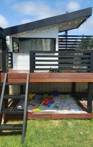 Mini Cribs® Cubby House Play House 