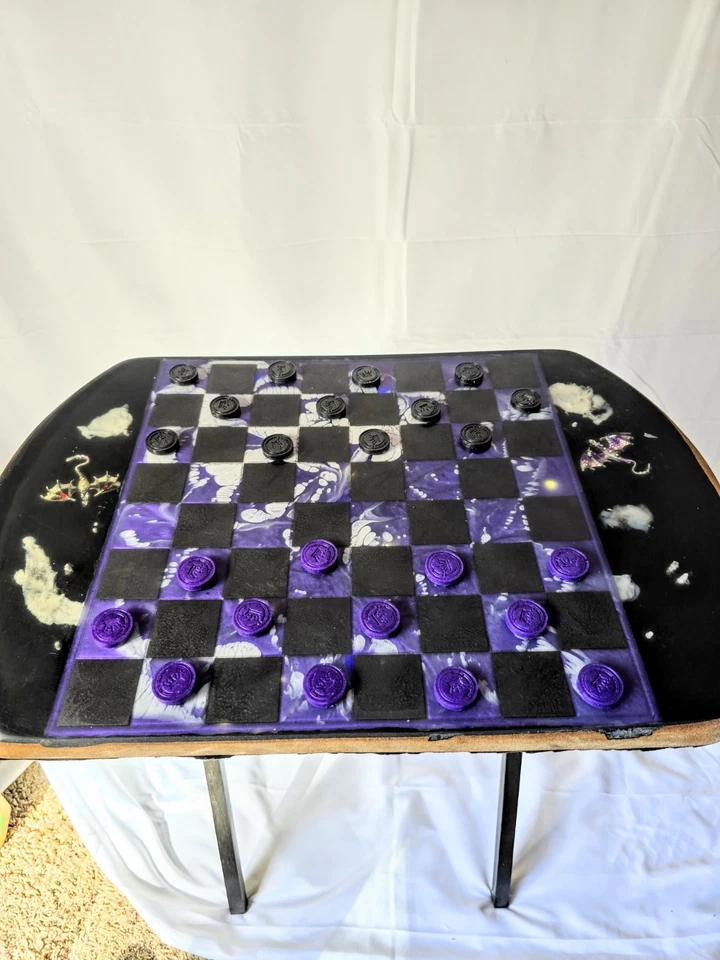 Chess And Checkers Resin Table. Lights Up And Is Made Of Resin And Wood. - Image 3 of 4