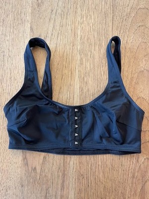 OSOS Swim Black Size: 4(US) Unlined Wireless Pull On Faux Hook Front Bikini  Top