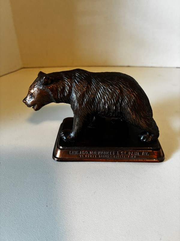 VINTAGE ORIG RAILROAD ADVERTISING  CHICAGO MILWAUKEE ST PAUL RY BEAR PAPERWEIGHT