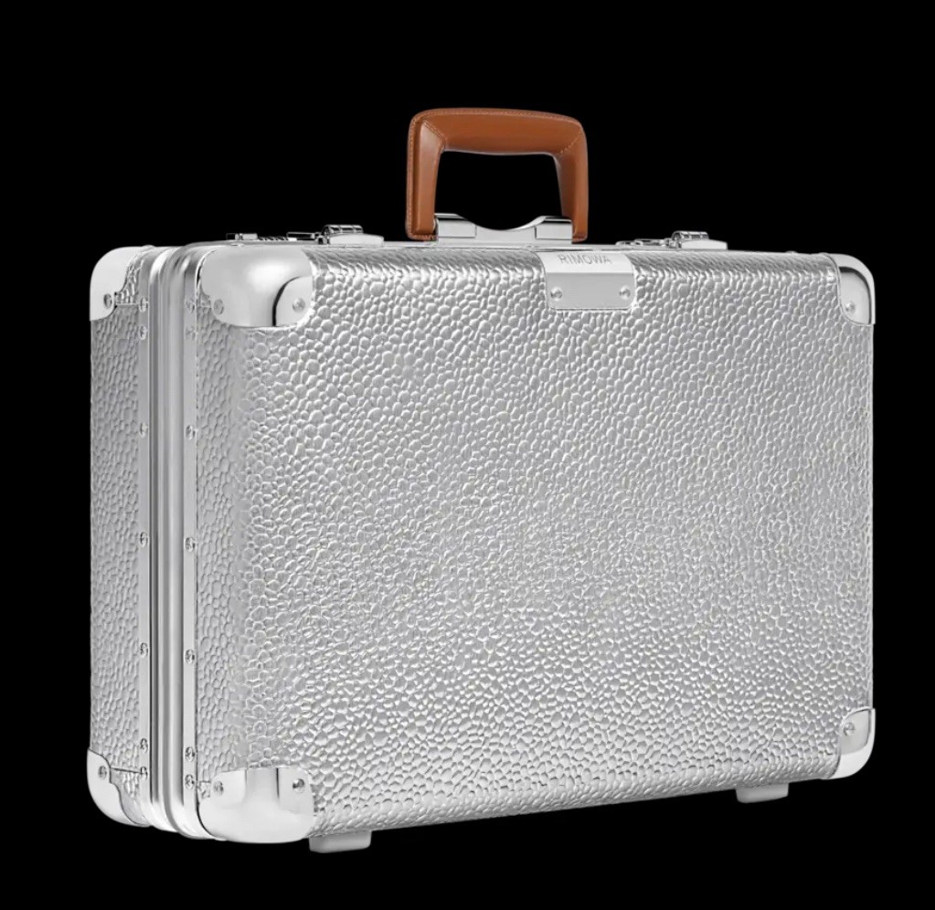 RIMOWA HAMMERSCHLAG　限定品　復刻版 Rimowa Archive-Inspired Hammerschlag Collection | Hypebeast