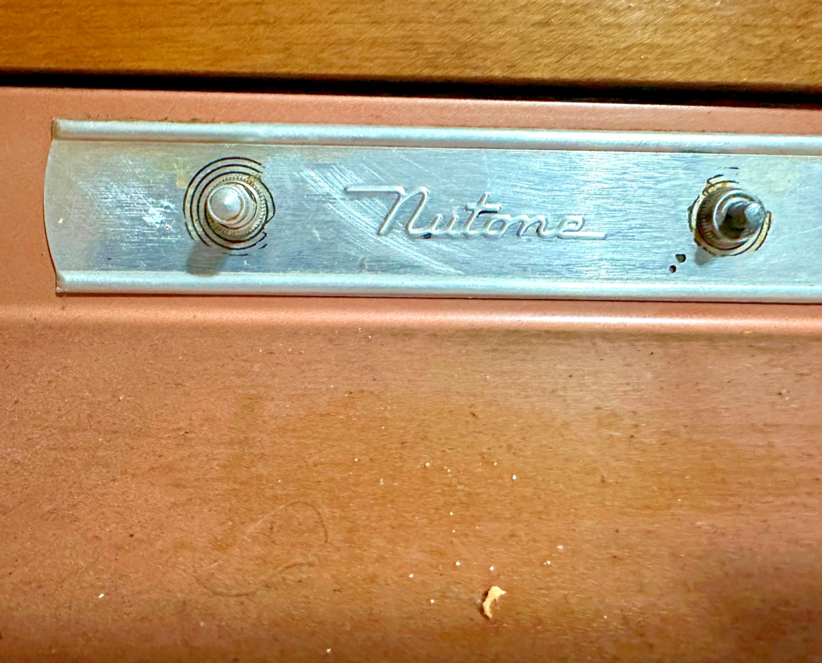 ‎Vintage NuTone 1000P Under-Cabinet Range Hood – Retro Brown Exhaust Fan View 3