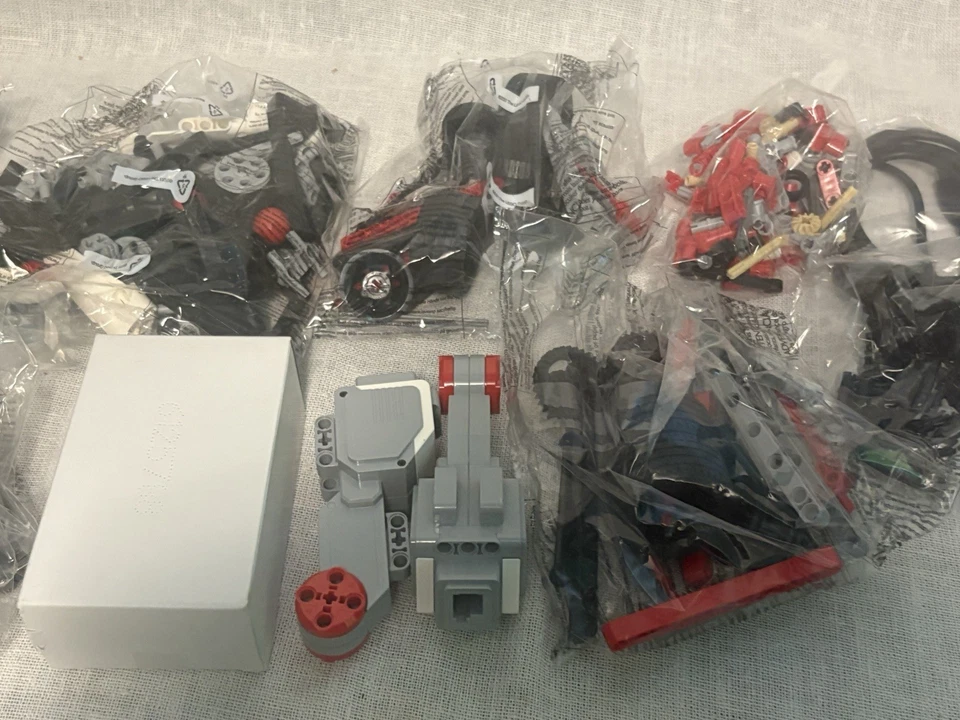 LEGO MINDSTORMS: Lego MINDSTORMS EV3 (31313) - Image 4 of 4
