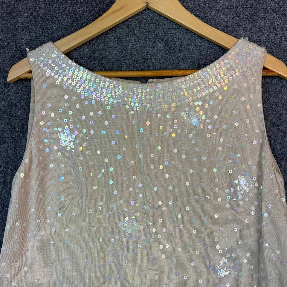 Vestido Vintage Royal Lynne Con Cuentas Lentejuelas Hecho en Hong Kong Años 60 Sin Mangas Beige Foto 4 de 4