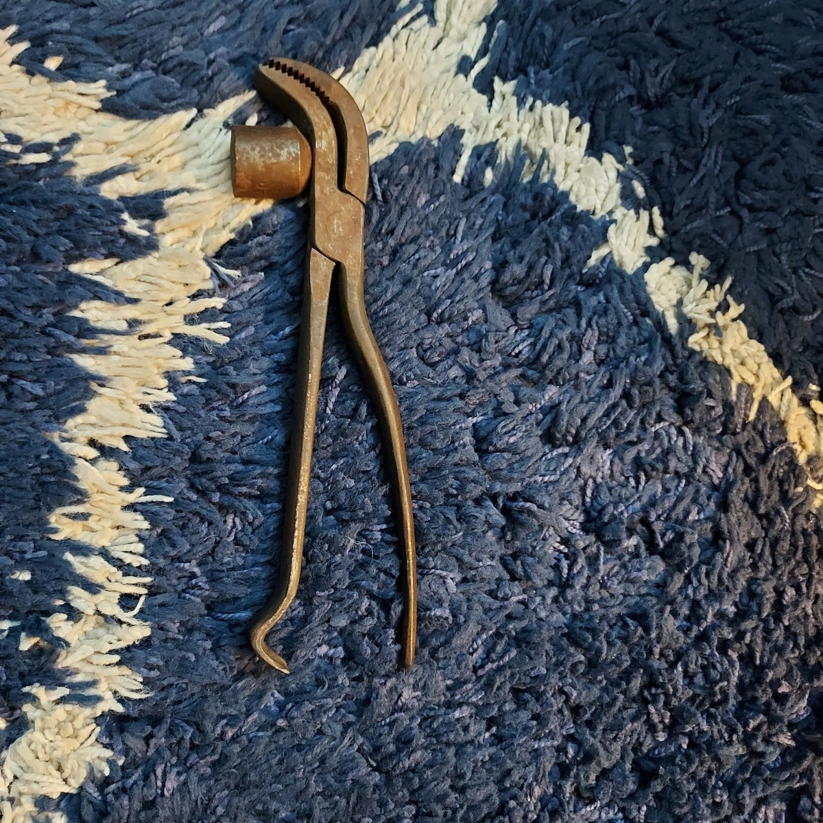 Antique Shoe Cobbler Pliers View 2