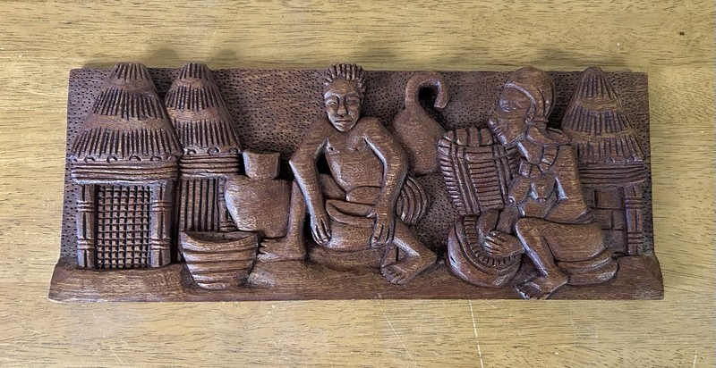 VTG Bamiléké  Carved Wall Plaque  Camoroon Africa Chez Peukouou 14 X 6.5 in.