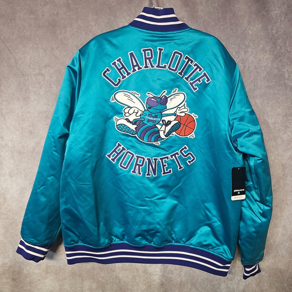 NWT Mitchell & Ness HWC NBA Charlotte Hornets Satin NWT Mitchell & Ness HWC NBA Charlotte Hornets Satin