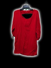 Red ruched 3/4 sleeve top with cut out detail