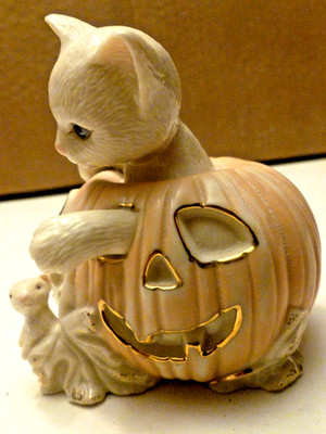 Ret. Lenox ''Kitty's Halloween Surprise'' 24K Gold Accents Cat/Mouse Figurine 2000