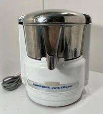 ACME Supreme JUICERator 11JE21 Model 6001  Heavy Duty Juicer CLEAN - No Pusher