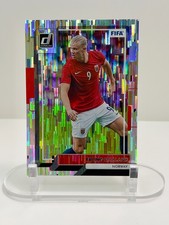 2022 Panini Donruss Erling Haaland Optic Gold #84 card