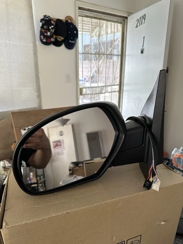 L/R Side View Mirror Fit for 07-13 Chevy Silverado GMC Sierra And Yukon/Yukon XL