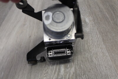 kawasaki 16-19 ninja zx10r 2017 zx10rr ABS PUMP UNIT MODULE 16082