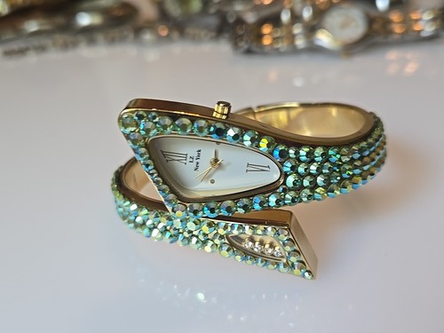 LZ New York Ladies Bracelet Watch W Iridescent Crystals Unique Shape - Picture 7 of 12