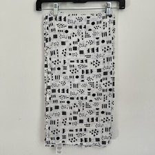 The Honest Company Swaddle Organic Cotton Swaddle Black and White Shapes EUC