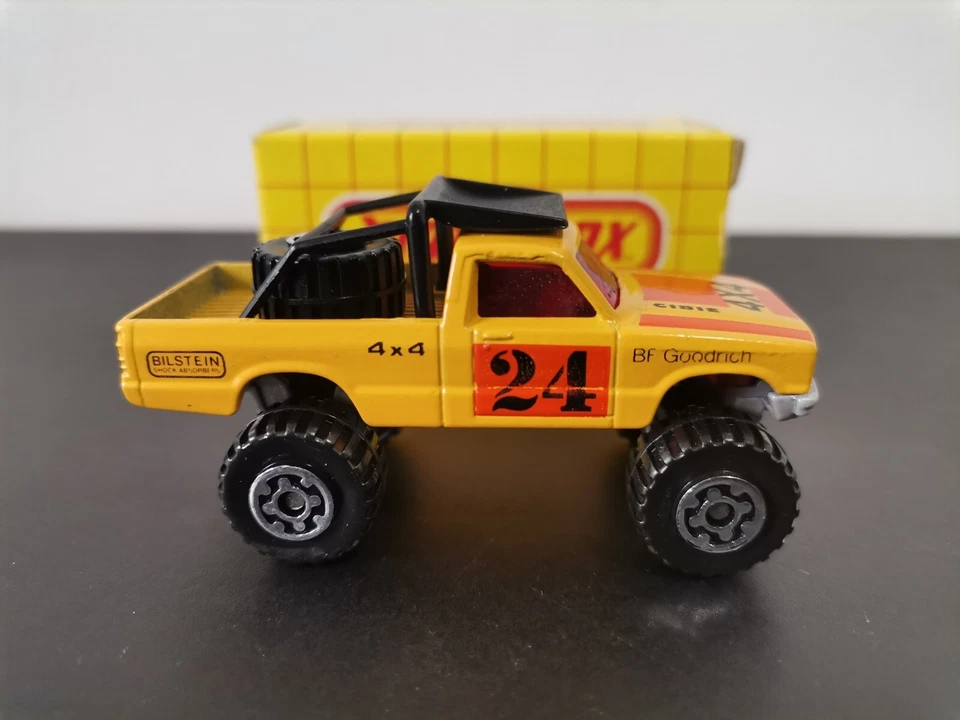 MATCHBOX MB 63 4X4 OPEN BACK TRUCK SILVER PAINTED BASE BOXED - Immagine 4 di 4