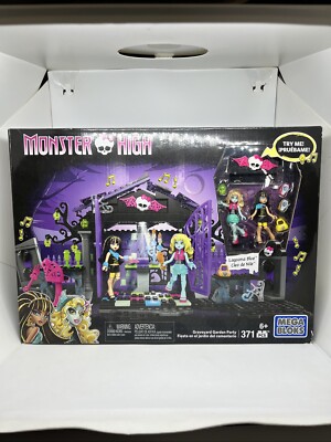 Mega Bloks Monster High Graveyard Garden Party 371 Pcs NIB