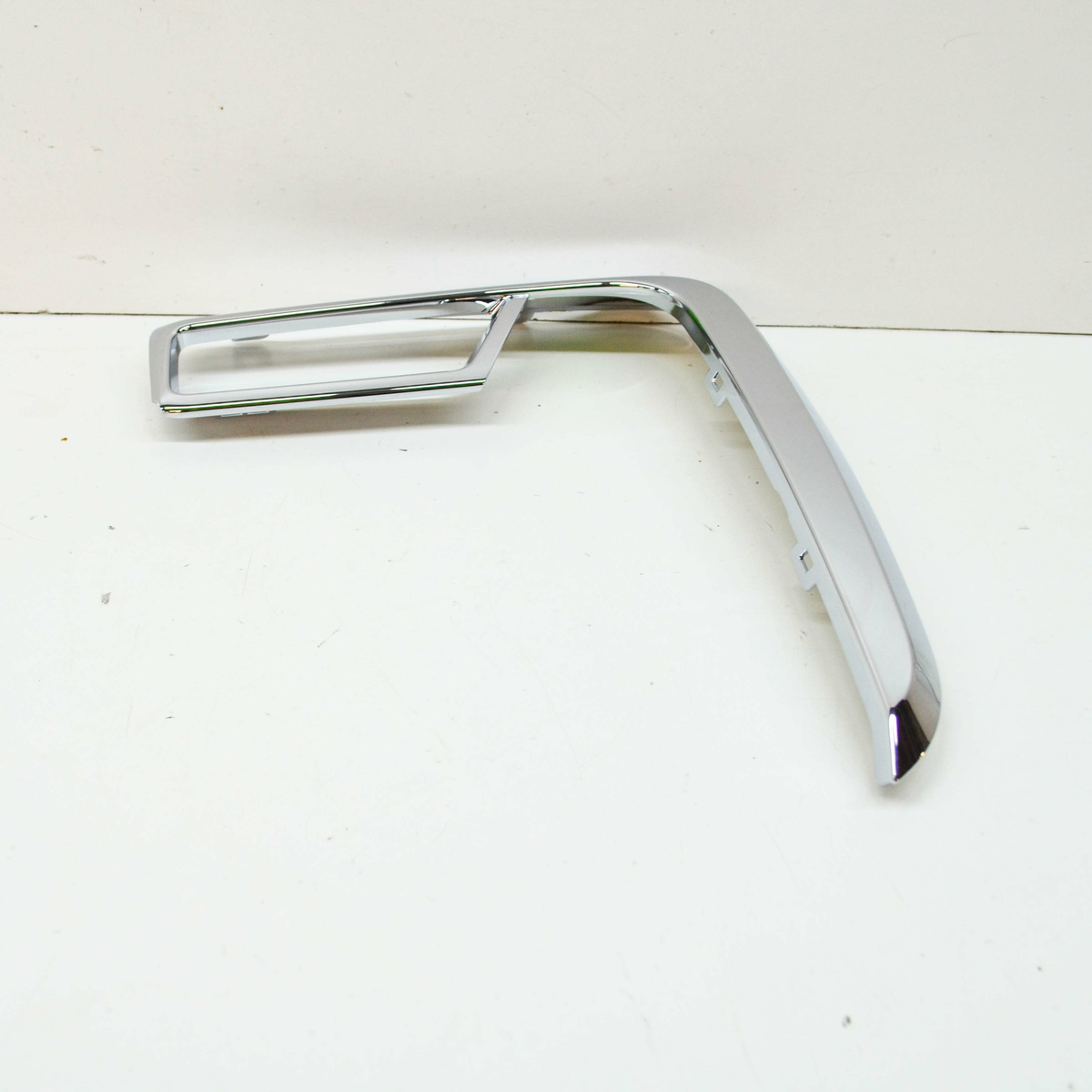 NEW BMW 7 G11 G12 M FRONT BUMPER RIGHT TRIM 51118079586 ORIGINAL