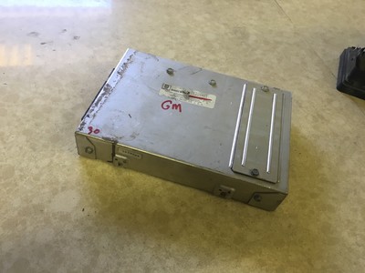 GM OEM ENGINE COMPUTER BOX 01226461