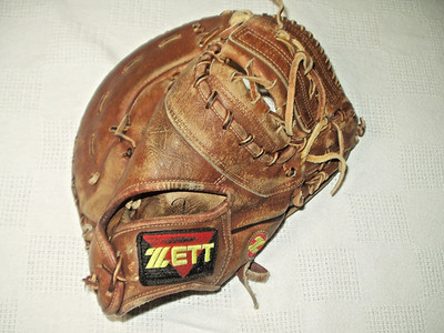 ZETT Pro Tip Vintage Catcher's Mitt BIF-1523 Made in Japan RHT Baseball Glove
