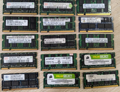 15x Stück 2GB DDR2 RAM PC2 SO-DIMM 5300s 667 2RX8 Arbeitsspeicher Posten Laptop