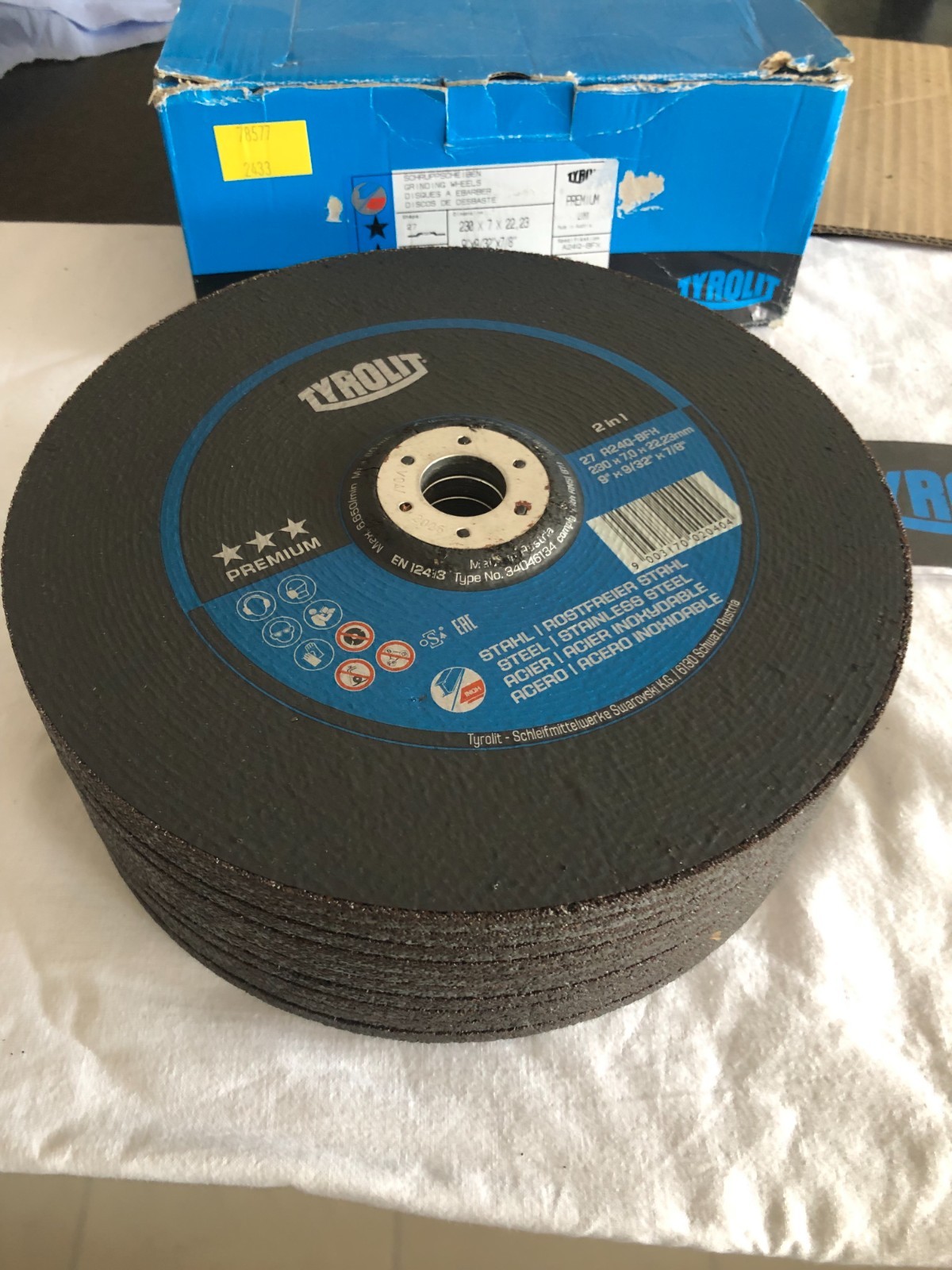 Tyrolit 9"" (230MM) x 7MM x 22,23 3 Star Premium Grinding Disc 10 pk