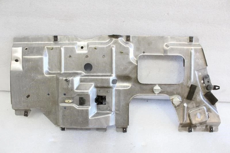 1984 1985 1986 1987 1988 1989 CHEVROLET CORVETTE RIGHT INNER DOOR MOUNT PANEL - Image 2 of 4