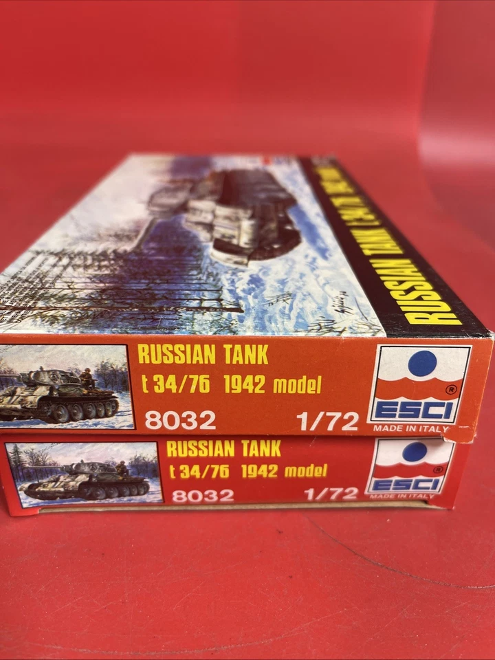 Two-ESCI #8032 t 34/76 1942 model Russian Tank Model kit - Image 3 of 4