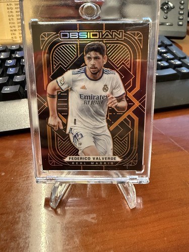 Federico Valverde [Electric Etch Orange] #8 card
