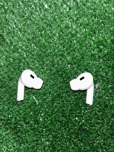 (As Is And Works Great) Apple AirPods Pro 2nd Generation with MagSafe - Photo 4 sur 9