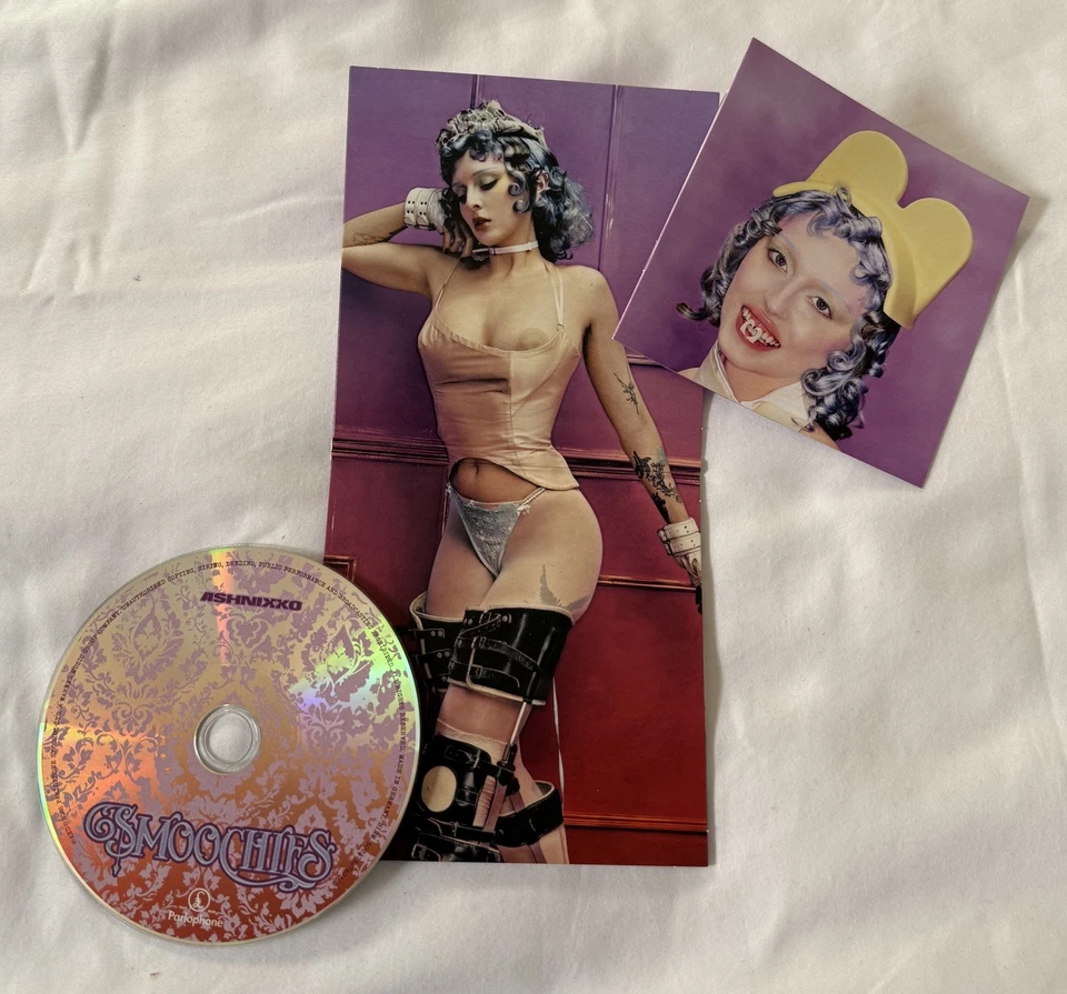 Ashnikko Signed - Smoochies CD (Signed & Personalised 4) Foto 2 de 4