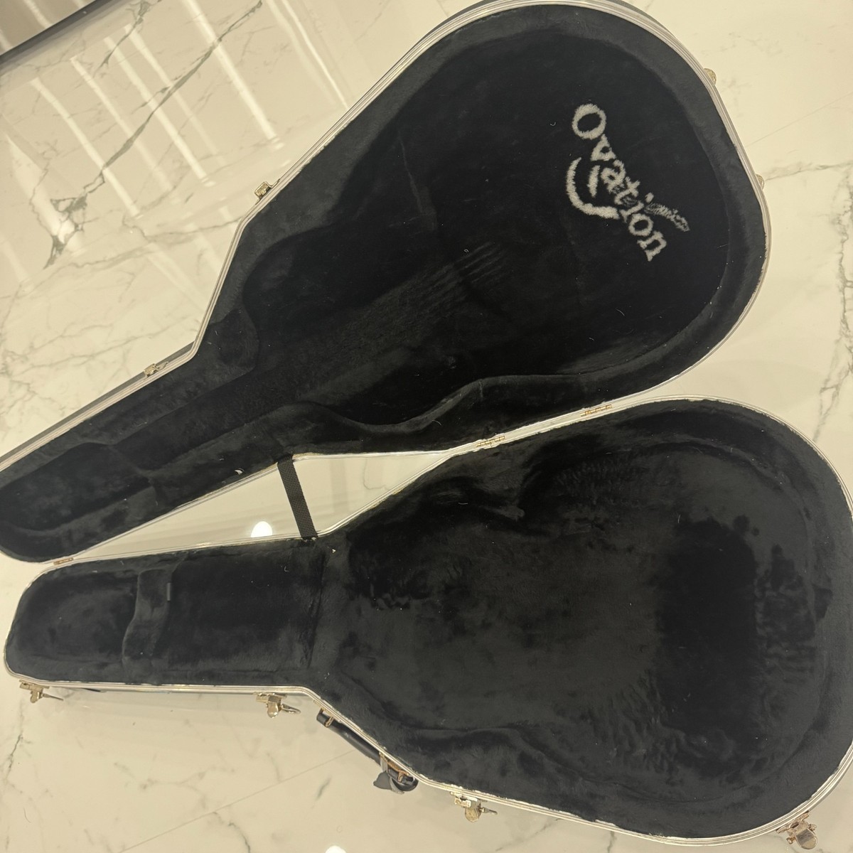 Ovation Shallow Body Hard Guitar Case - 43 Inches - Read | eBay
