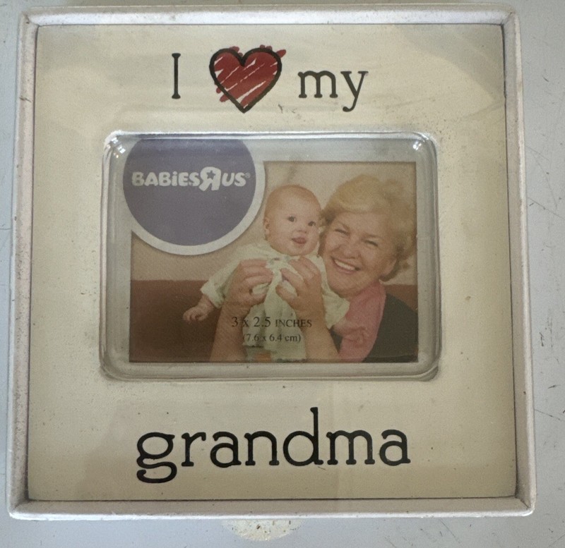 Babies R Us “I Love My Grandma” Magnetic Photo frame (holds 3 In X 2.5 In Photo)