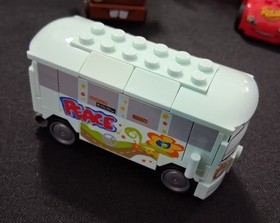 Used LEGO Cars 2 Flo's V8 Caf&eacute; 8487 Complete Set 517pcs w/ Box 100% complete