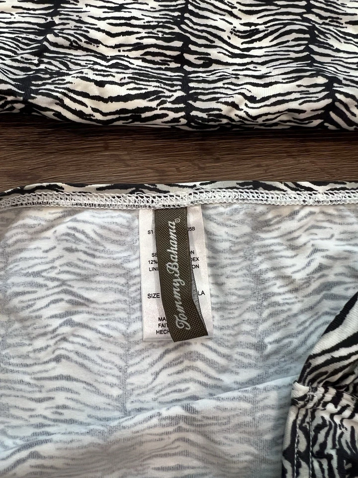 Maiô feminino Tommy Bahama Tankini 10 estampa animal acolchoado peça única - Imagem 2 de 4