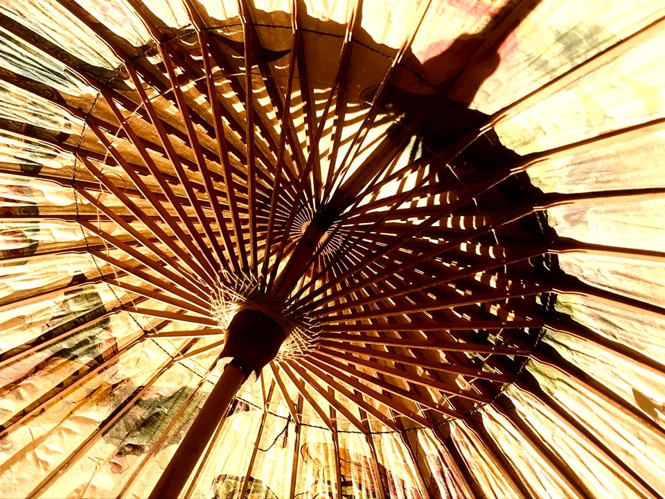 Ombrelle japonaise WAGASA ancienne en bambou et papier washi - Photo 3/4