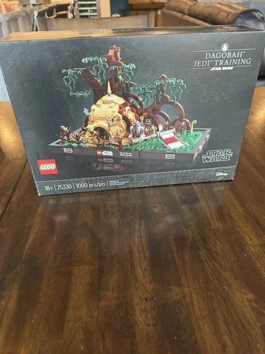LEGO Star Wars: Dagobah Jedi Training Diorama (75330)