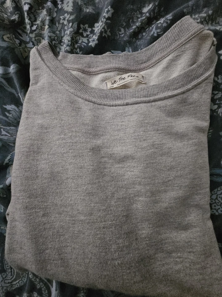 Sudadera We The Free Camden XL Gris Jaspeado Usada en Excelente Condición Foto 4 de 4