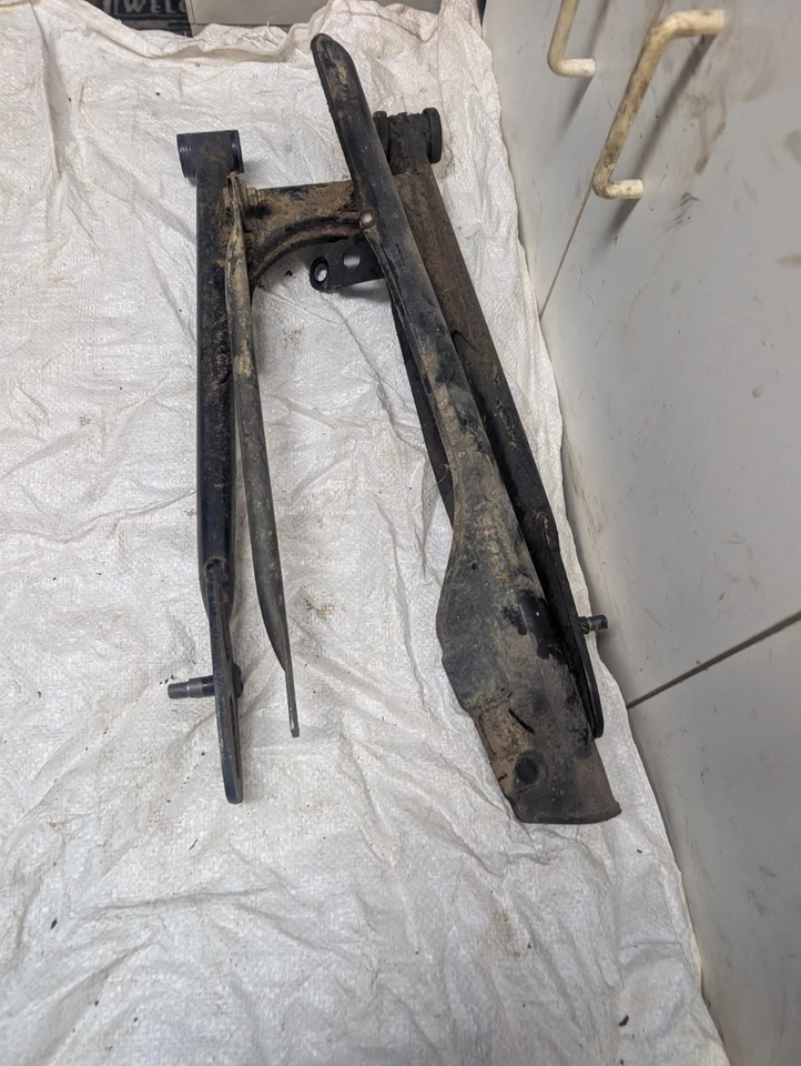 78-82 HONDA CM185 ЦЕПНАЯ ЗАЩИТА ПОВОРОТНЫЙ РЫЧАГ КРЫШКА TWINSTAR CM200 OEM 1978 - Изображение 3 из 4