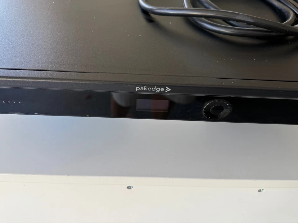 Pakedge PE-09N 9 Port IP Power Distribution Unit - Image 2 of 3