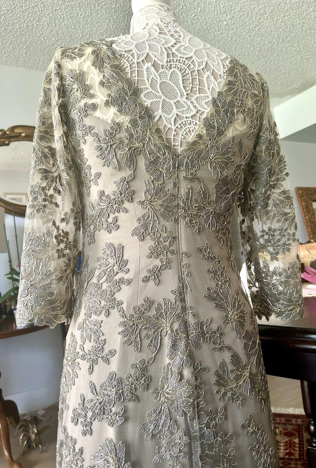 Vestido de encaje para mujer Tadashi Shoji verde oliva talla 6. Perfecto Estado Usado en Excelente Condición Foto 3 de 4