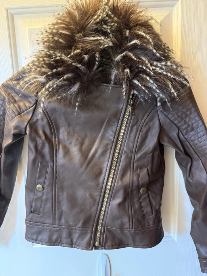 Jessica Simpson Niñas Pequeña 7/8 Falsa Chaqueta de Cuero Marrón Cuello Desmontable Foto 3 de 4