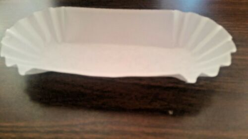 (500) LAPACO PAPER HOT DOG TRAYS 8" x 3" WHITE FLUTED PAPER SCHOOLS/VENDING - Picture 1 of 3